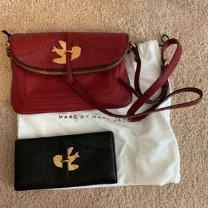Authentic Marc Jacobs Crossbody with wallet.